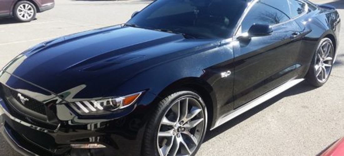 Black Ford Mustang